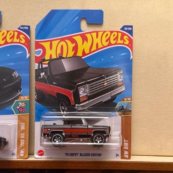 Hot Wheels Black and Red Toy Car Duo - Picture 2 of 4